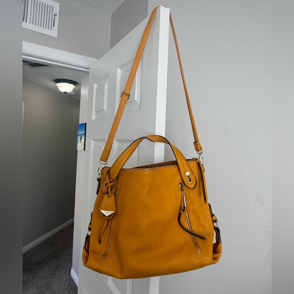 Jessica Simpson Mustard Handbag - Picture 7 of 8